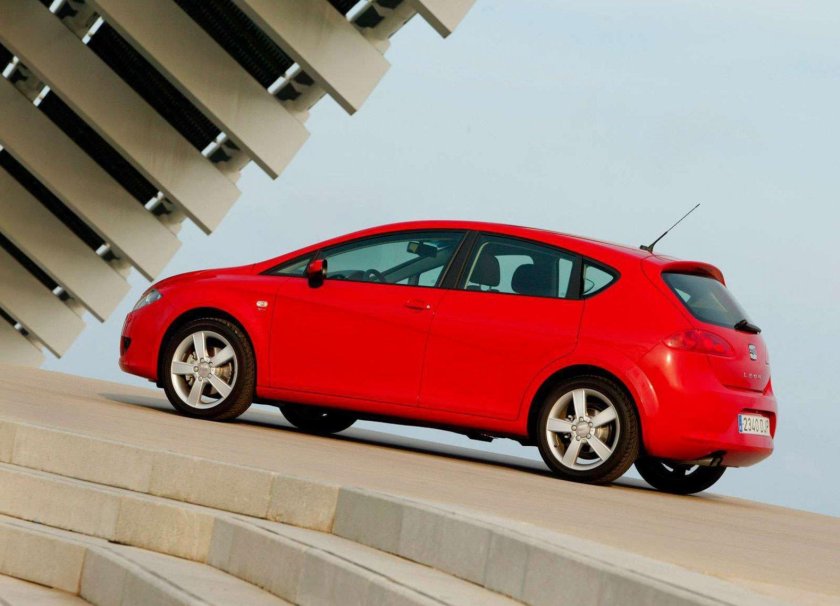 Сеат Леон 2005 года