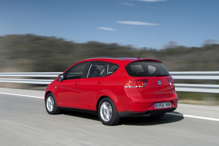 Машина Seat Altea