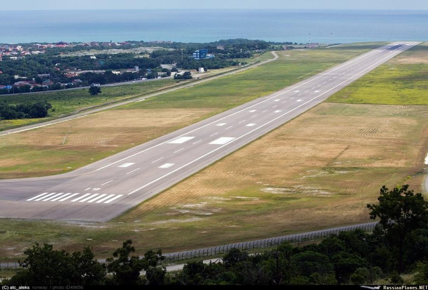 Аэропорт Геленджик Взлетная полоса