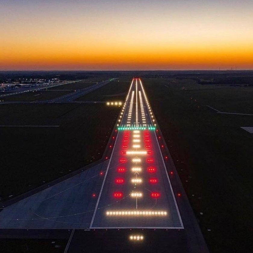 Светосигнальное оборудование ВПП Шереметьево