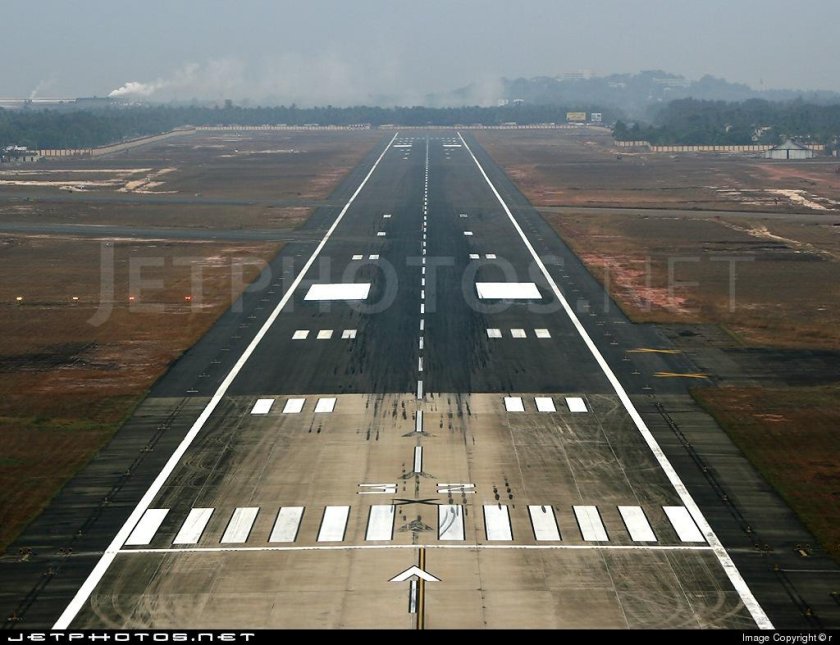 Взлетно посадочная полоса аэропорта