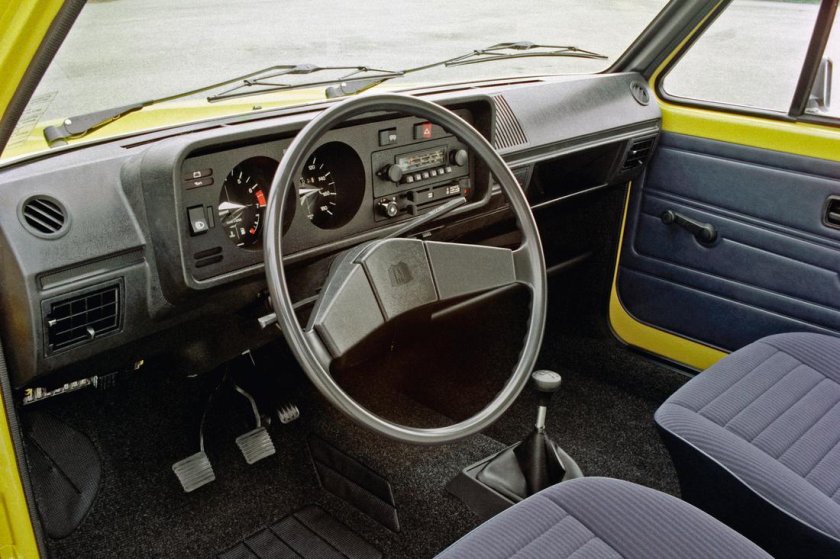 Volkswagen Golf mk1 Interior