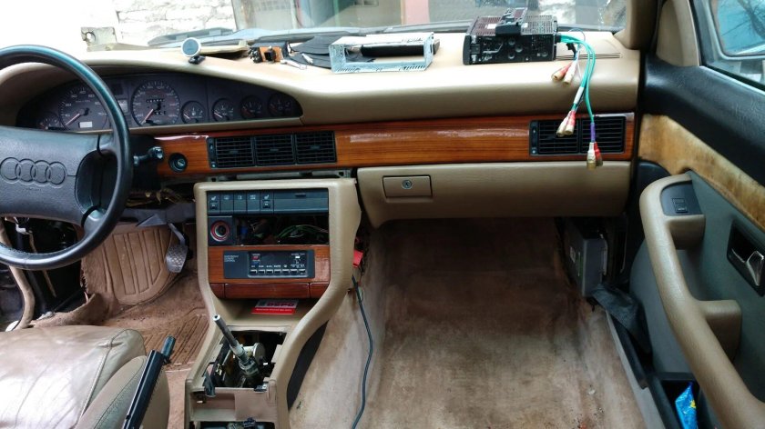 Ауди 100 с 3 салон