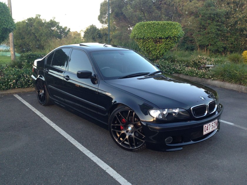 БМВ е46 черная седан