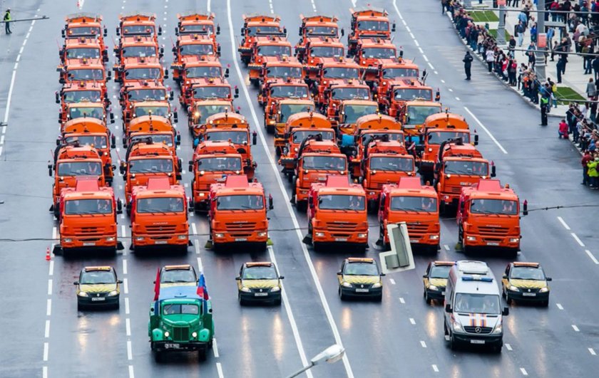 Парад коммунальной техники в Москве 2019