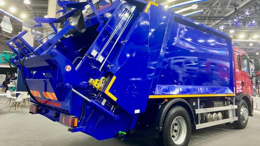 Мусоровоз маз