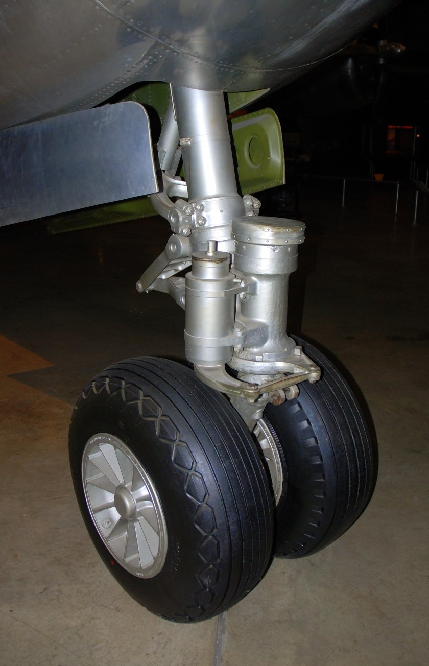 Демпфер шимми на шасси