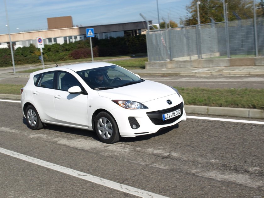 Мазда 3 2 поколение