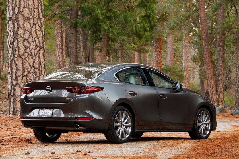 Мазда 3 седан 2020