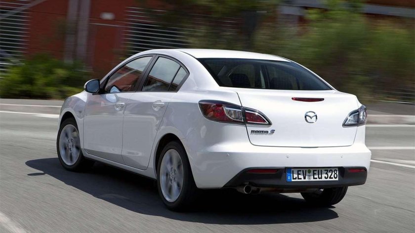 Мазда 3 2011