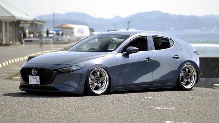 Мазда 3 стенс седан