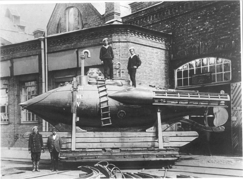 Первая подводная лодка в России 1904