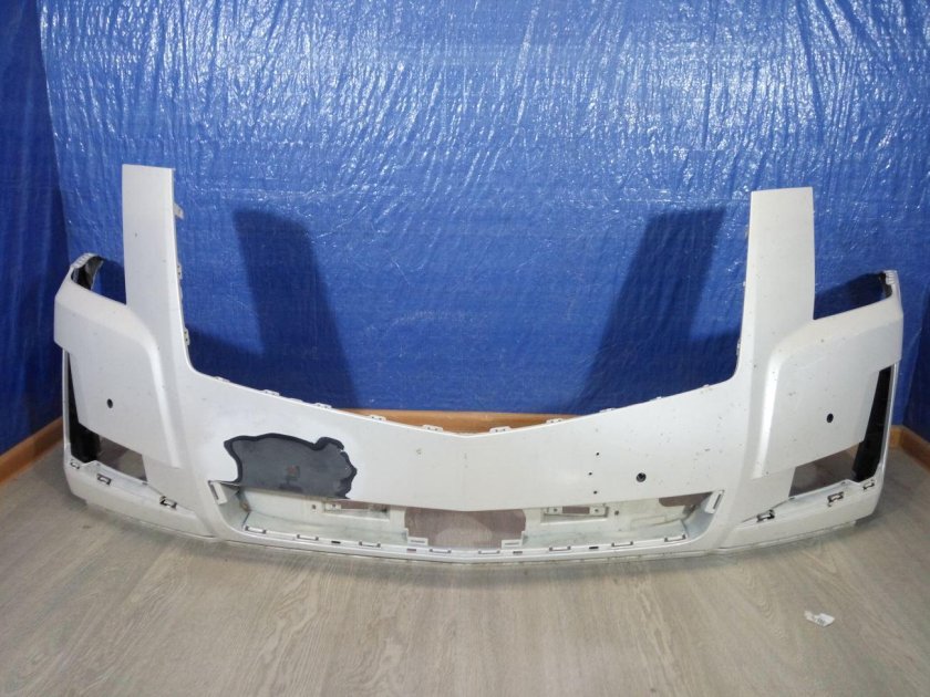 Кадиллак Эскалейд бампер передний