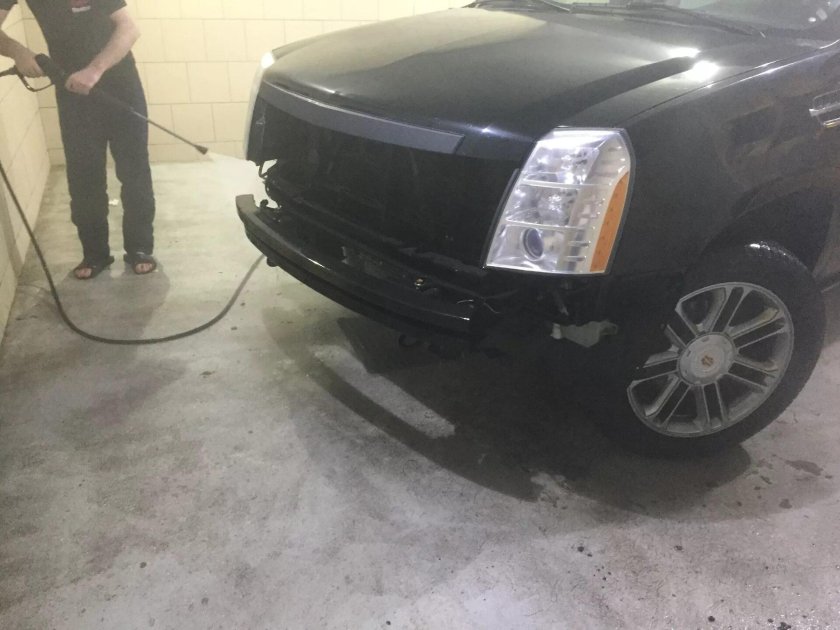 Cadillac Escalade без бампера