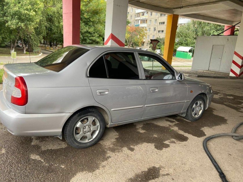 Hyundai accent 2001
