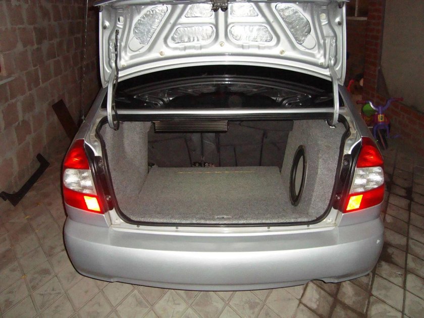 Hyundai Accent 2 багажник