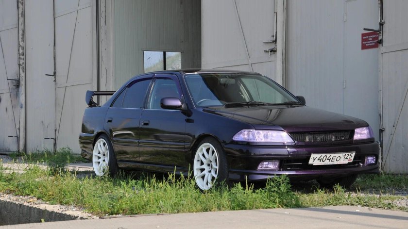 Toyota Carina st215