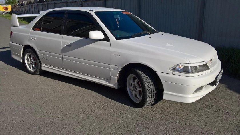 Тойота Карина 210