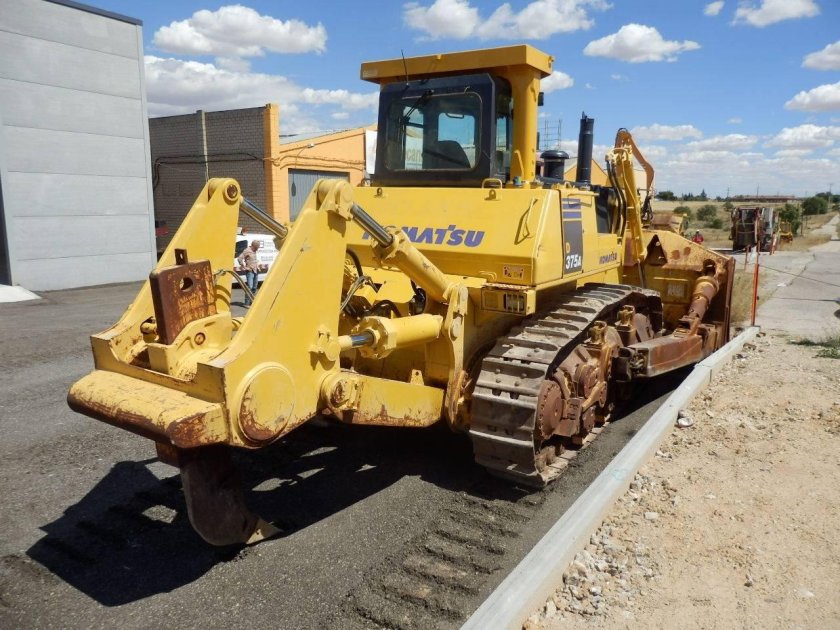 Бульдозер Komatsu d375