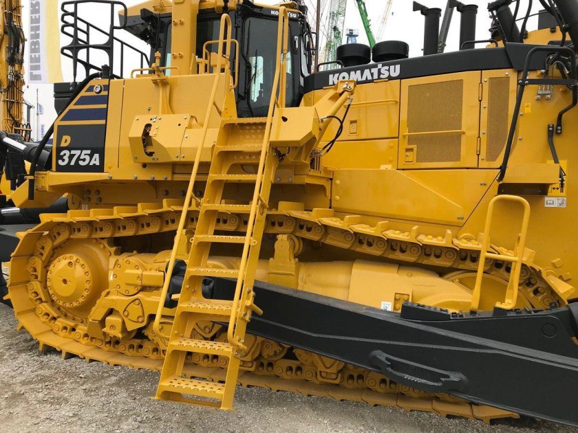 Бульдозер Komatsu d375