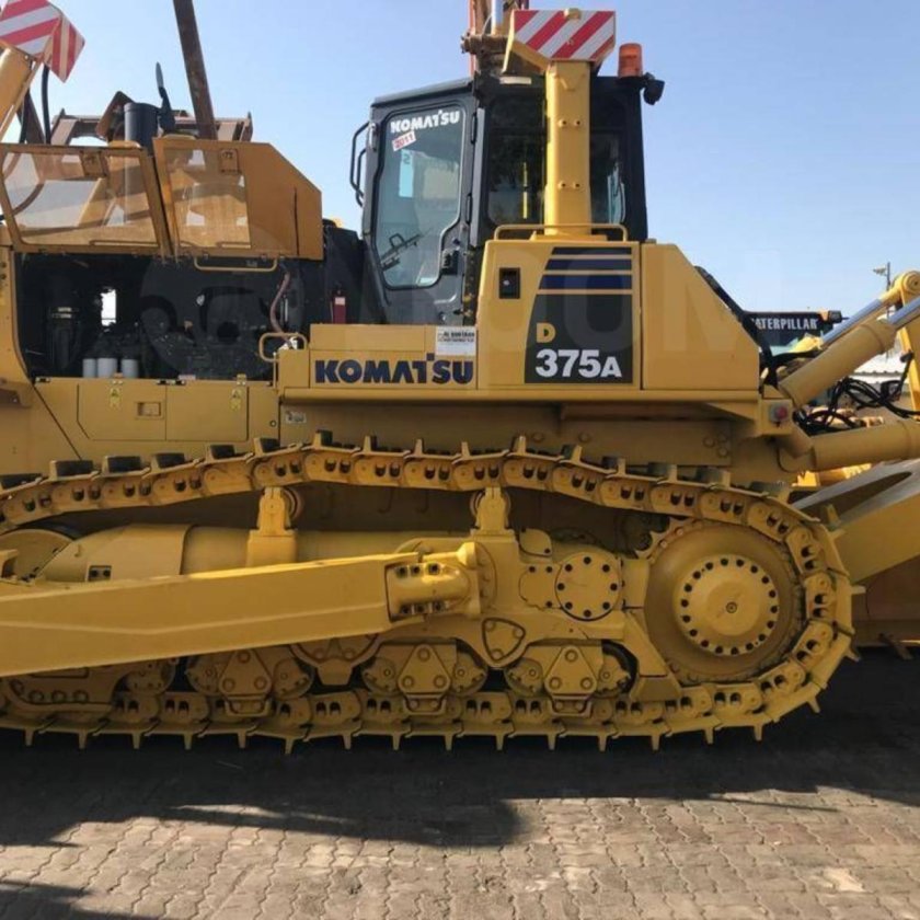 Бульдозер Komatsu d375