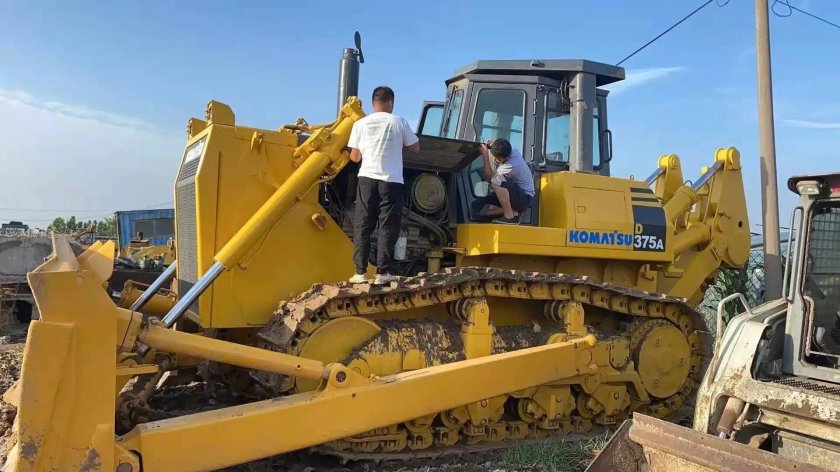 Бульдозер komatsu d 375