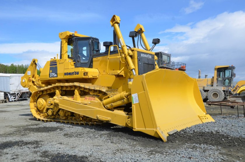 Бульдозер Komatsu d375