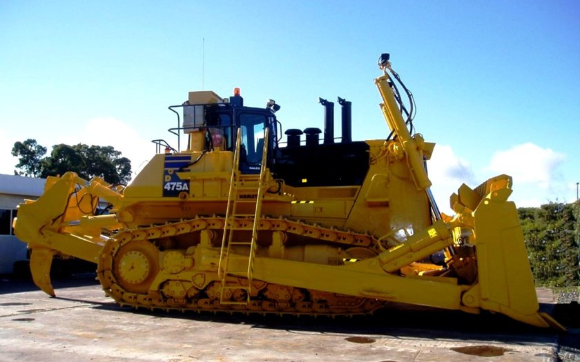 Komatsu d475