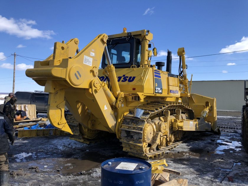 Komatsu d375