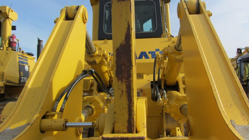 Бульдозер Komatsu d375