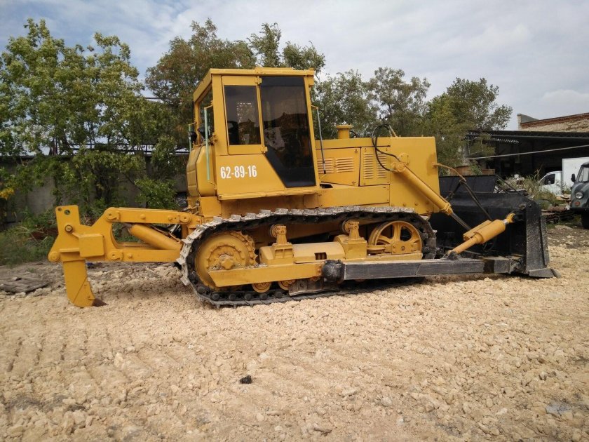 Бульдозер чтз б10м