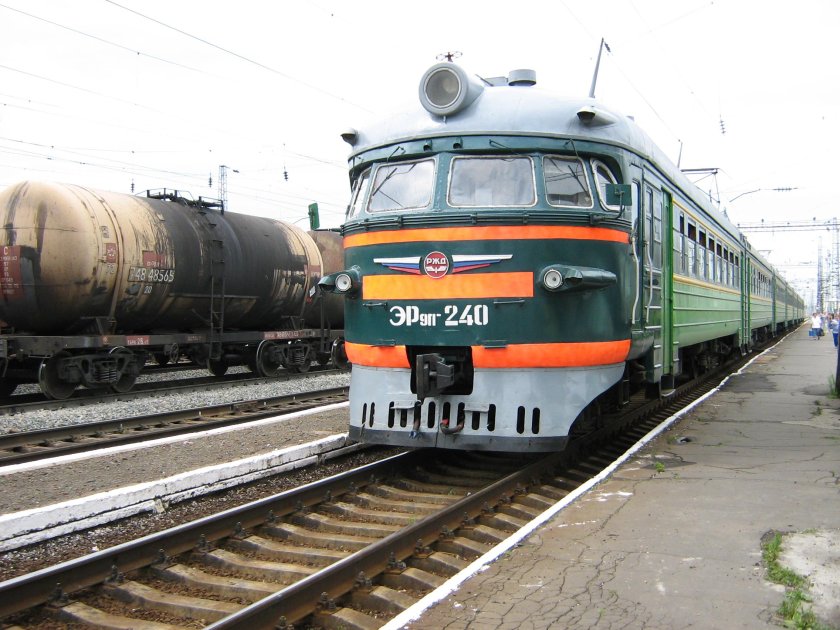 Эр 2 электропоезд