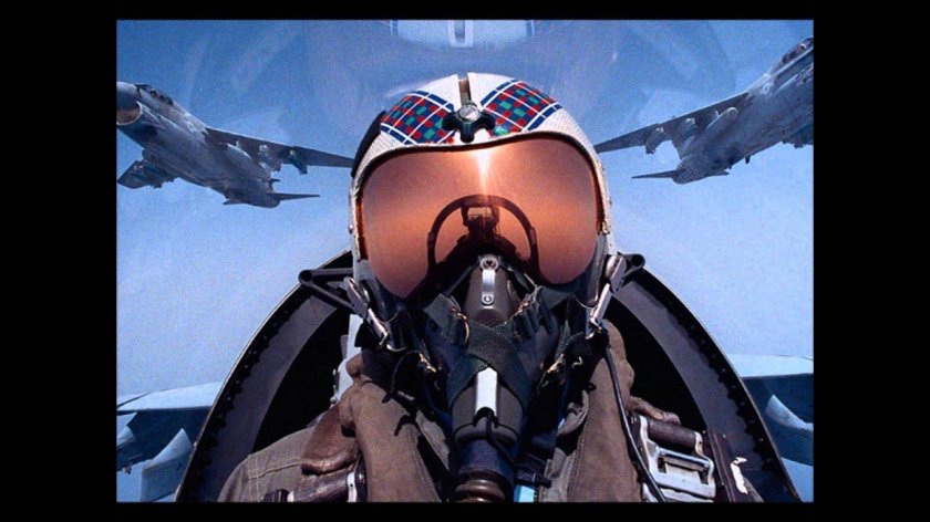 Шлем пилота истребителя