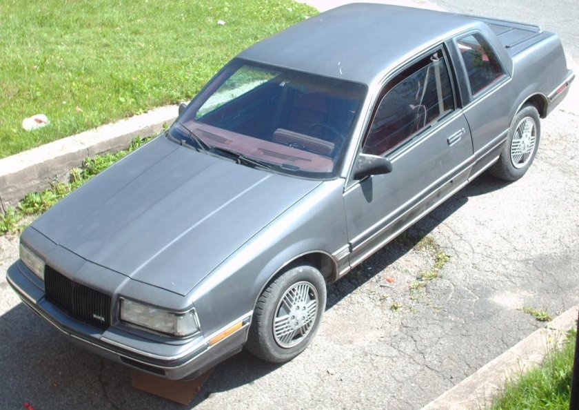 Бьюик Скайларк 1990
