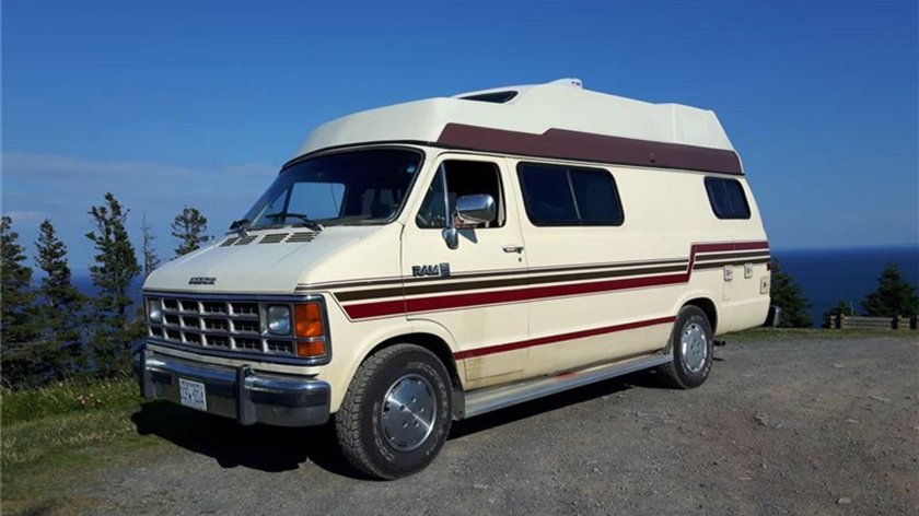 Dodge Ram van Camper