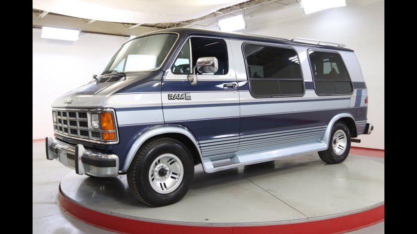 Dodge Ram van b250