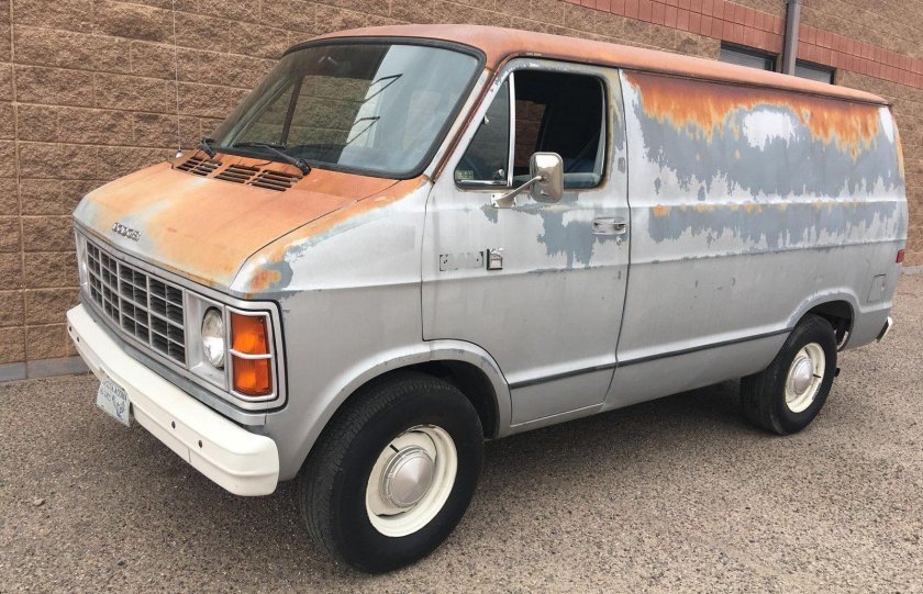 Dodge Ram van 1983