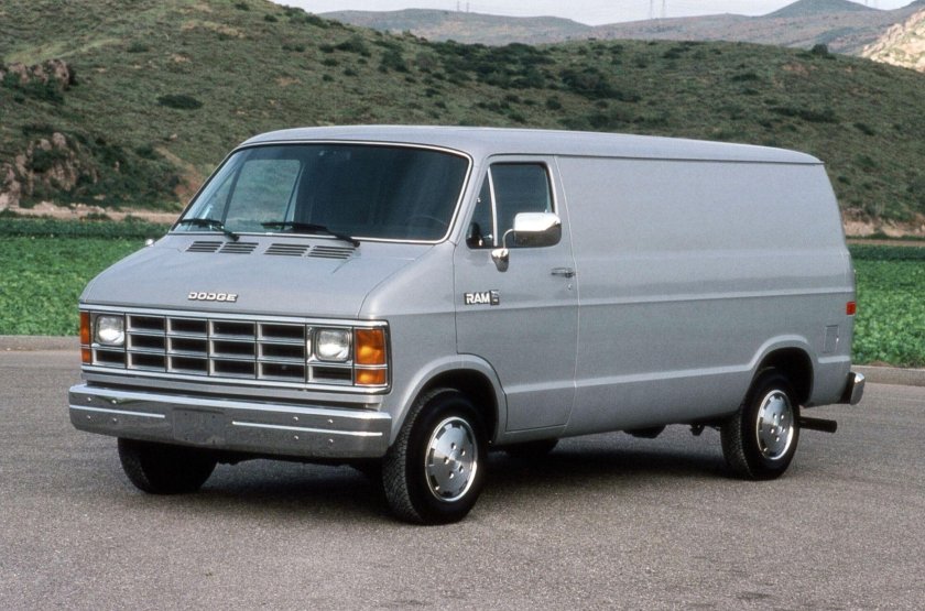 Dodge Ram van 1986