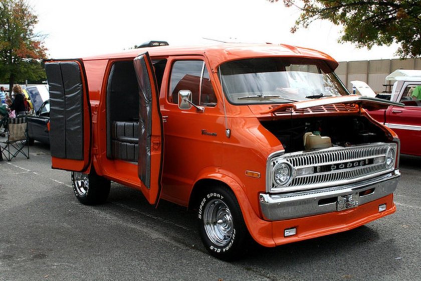 Фургон dodge Ram van