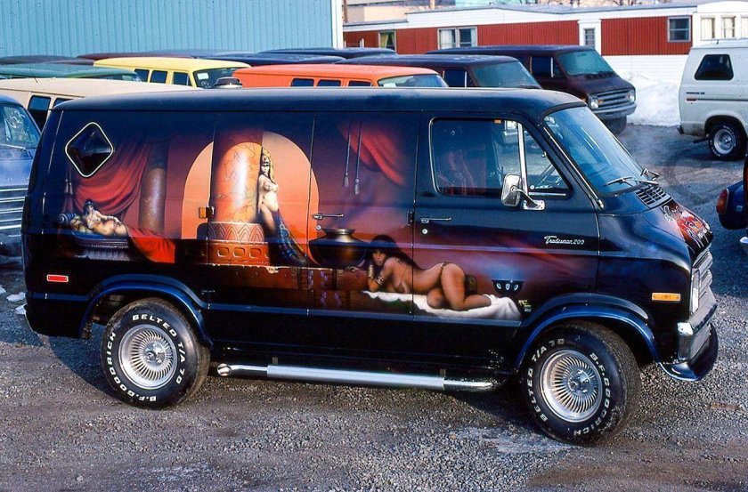 Ford Econoline Custom van