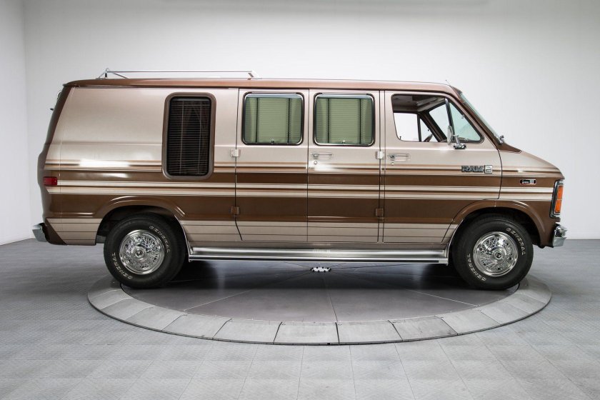 Dodge Ram van 250
