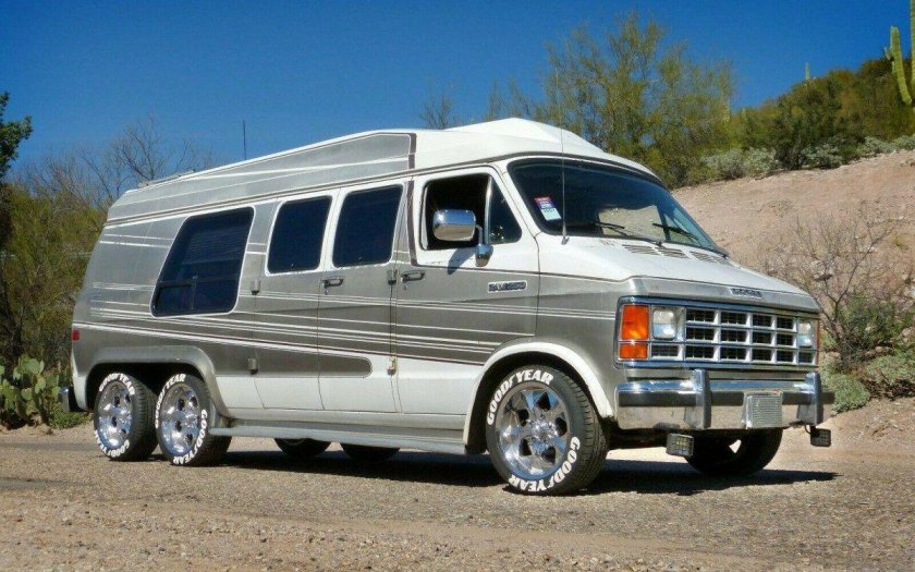 Фургон dodge Ram van