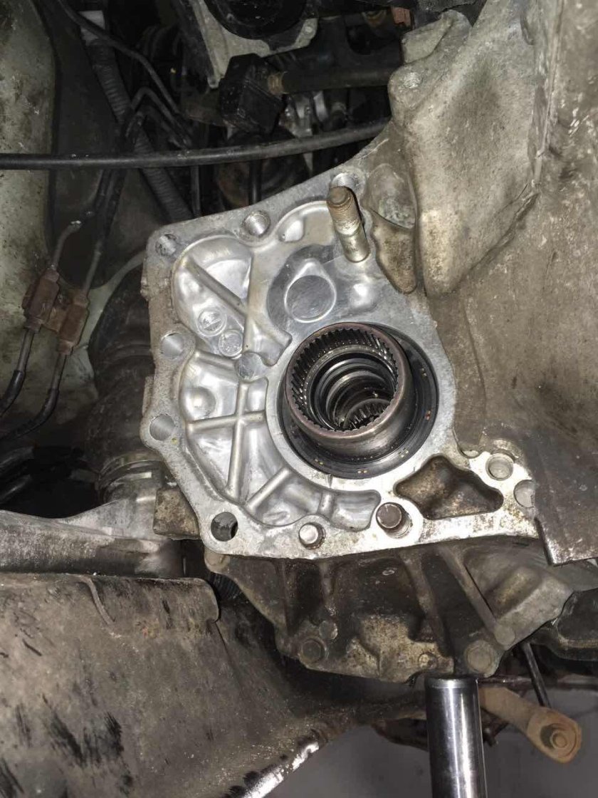 Сальник раздатки Тойота рав 4 2011