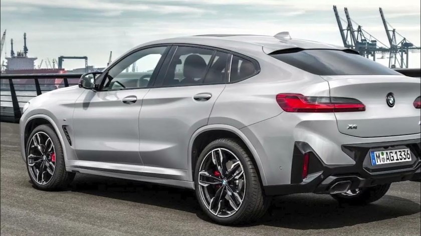 БМВ x4 2021