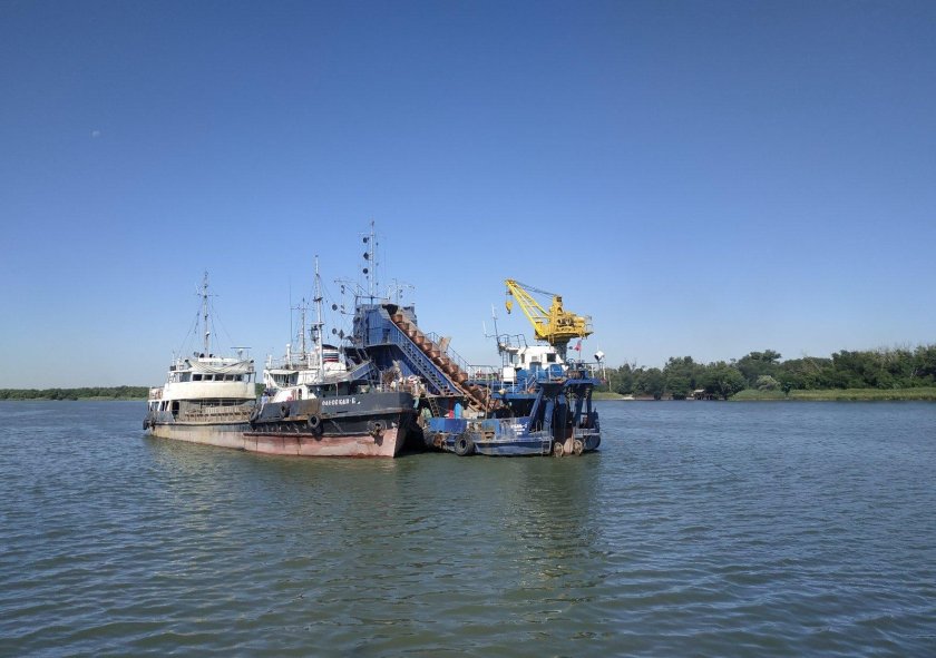 Камский 212 земснаряд