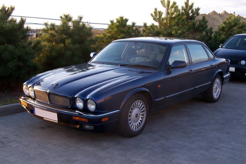 Jaguar XJ x300