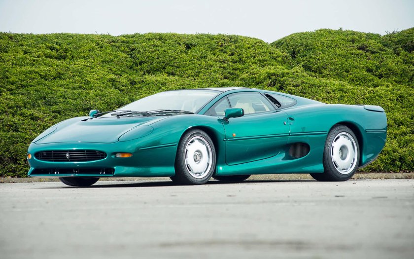 Jaguar XJ 220