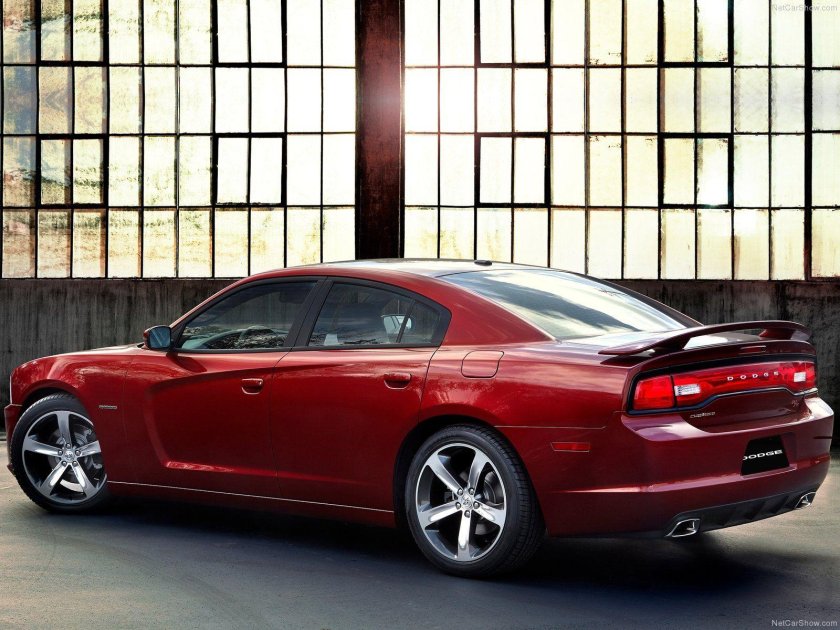 Додж Чарджер 2014
