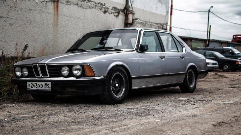 BMW 7 e23