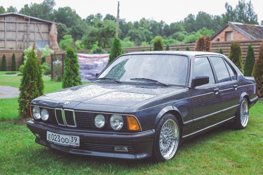 БМВ акула е23